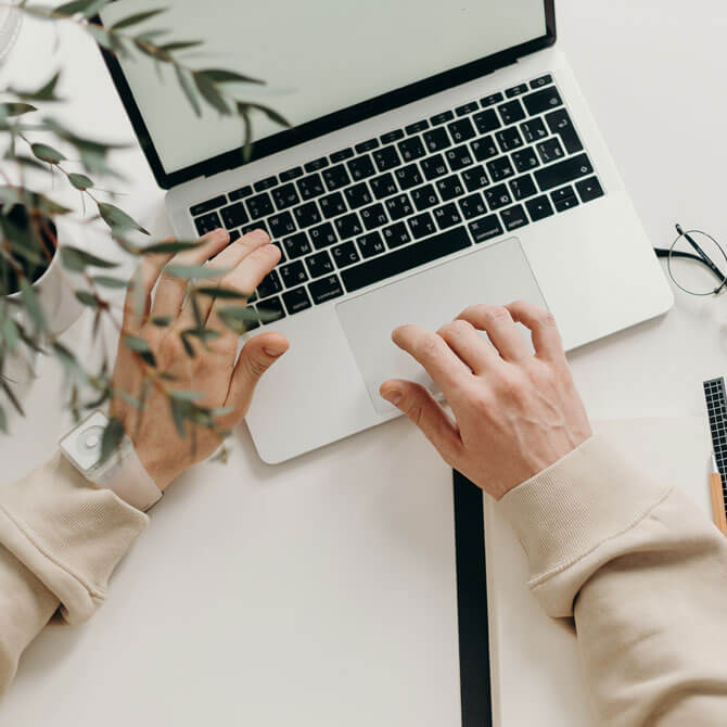 Contactar con Miguel Ángel Macías